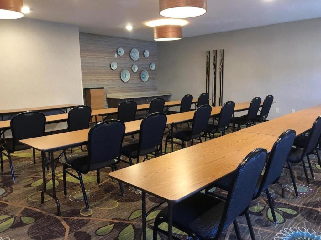 Holiday Inn Express Munising-Lakeview Hotel By Ihg Kültér fotó