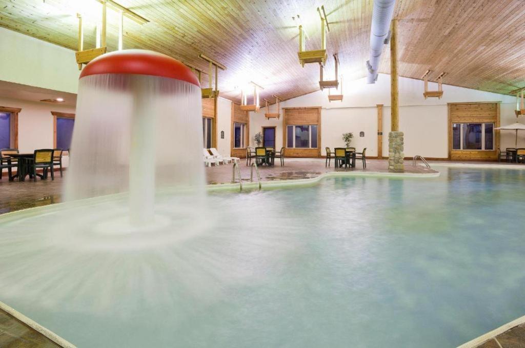 Holiday Inn Express Munising-Lakeview Hotel By Ihg Kültér fotó